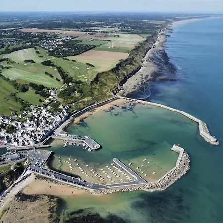 Cote 3 Bien Equipe Vue Imprenable Sur Le Port Et La Plein Centre De Port En Bessin Commerces Et Restaurants A Pied Proche Omaha Parking Gratuit A Proximite Lejlighed *