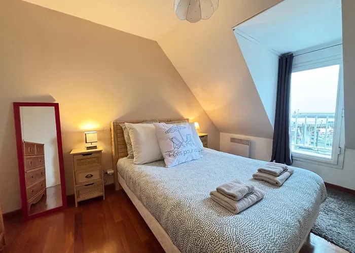 Cote 3 Bien Equipe Vue Imprenable Sur Le Port Et La Plein Centre De Port En Bessin Commerces Et Restaurants A Pied Proche Omaha Parking Gratuit A Proximite アパート *